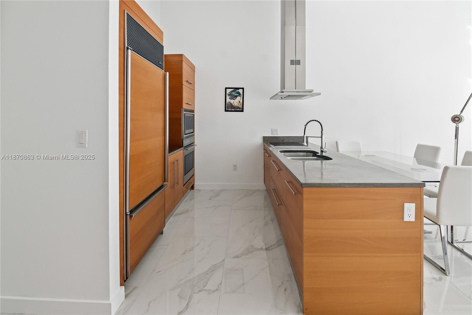495 Brickell Ave #2207, Miami FL 33131