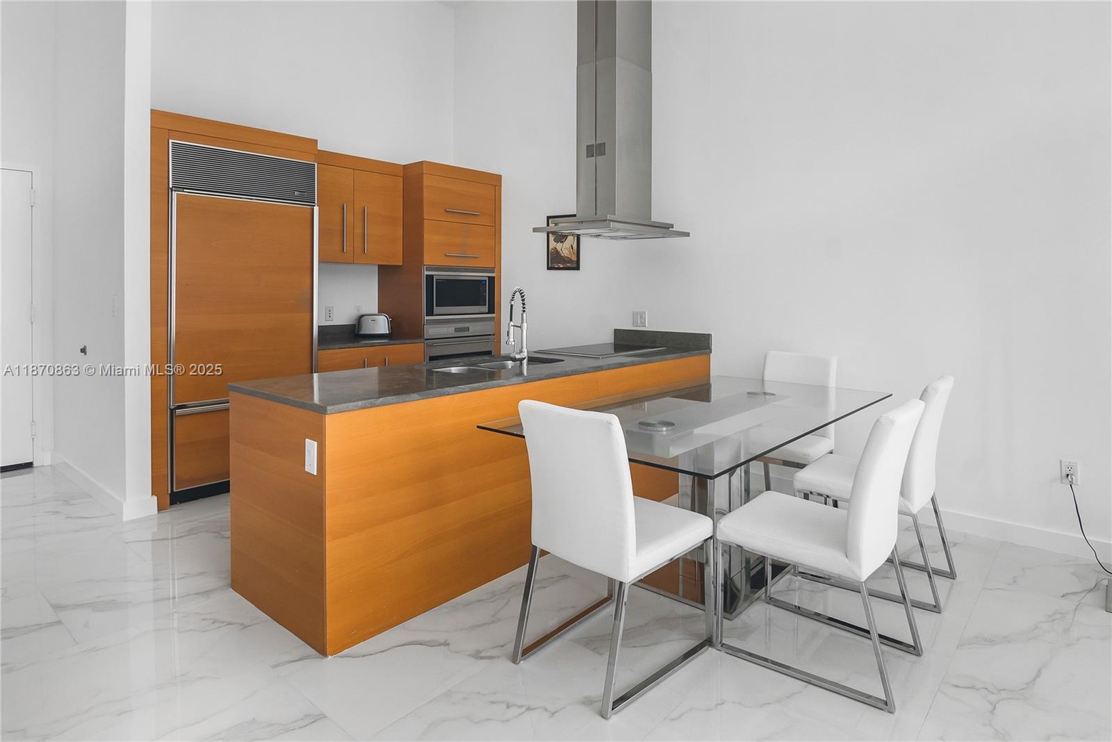 495 Brickell Ave #2207, Miami FL 33131