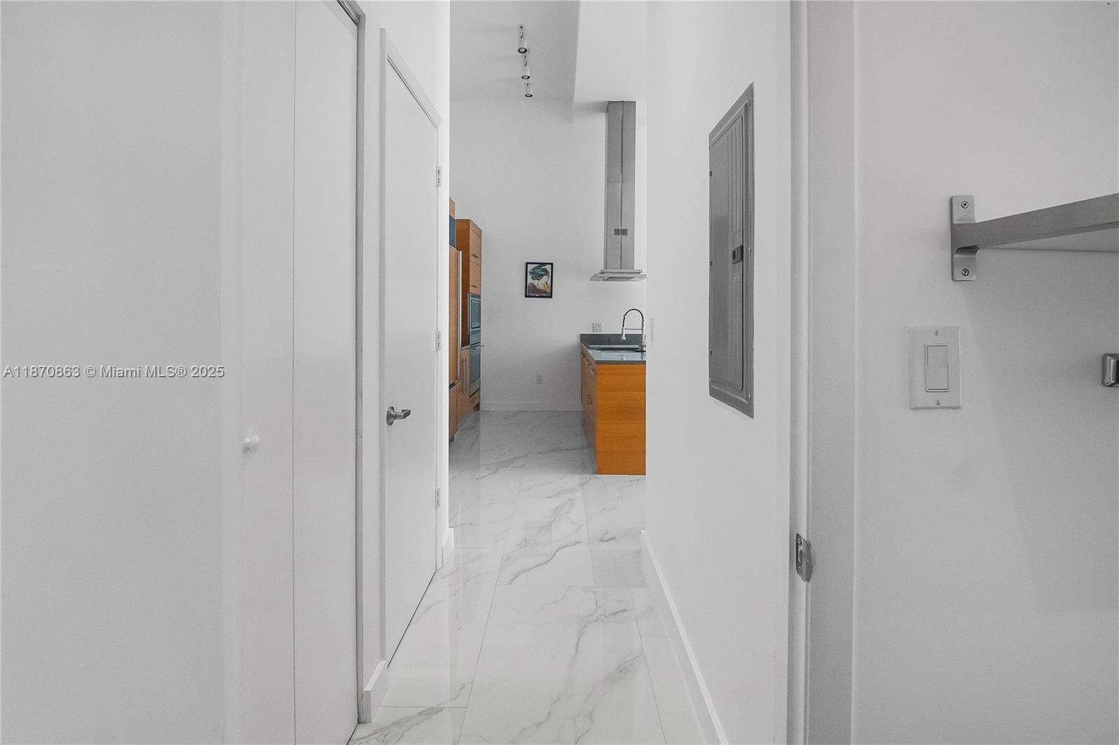 495 Brickell Ave #2207, Miami FL 33131