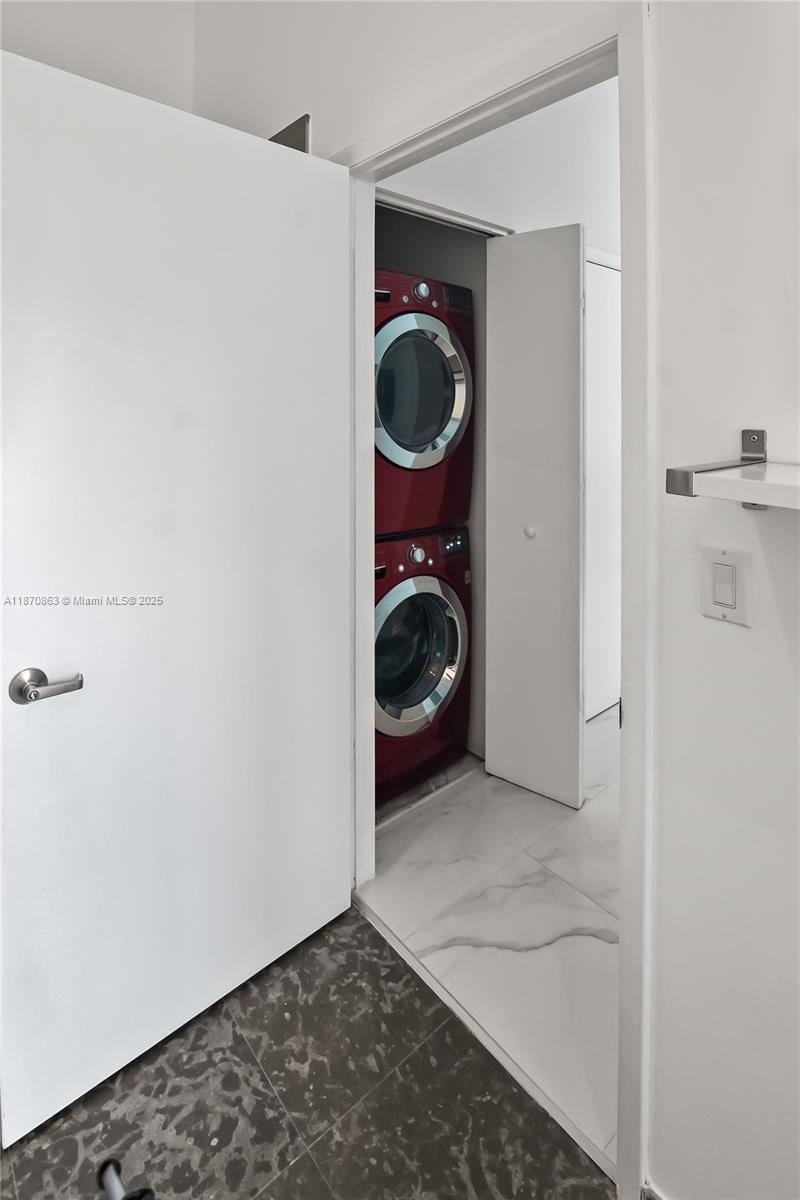 495 Brickell Ave #2207, Miami FL 33131