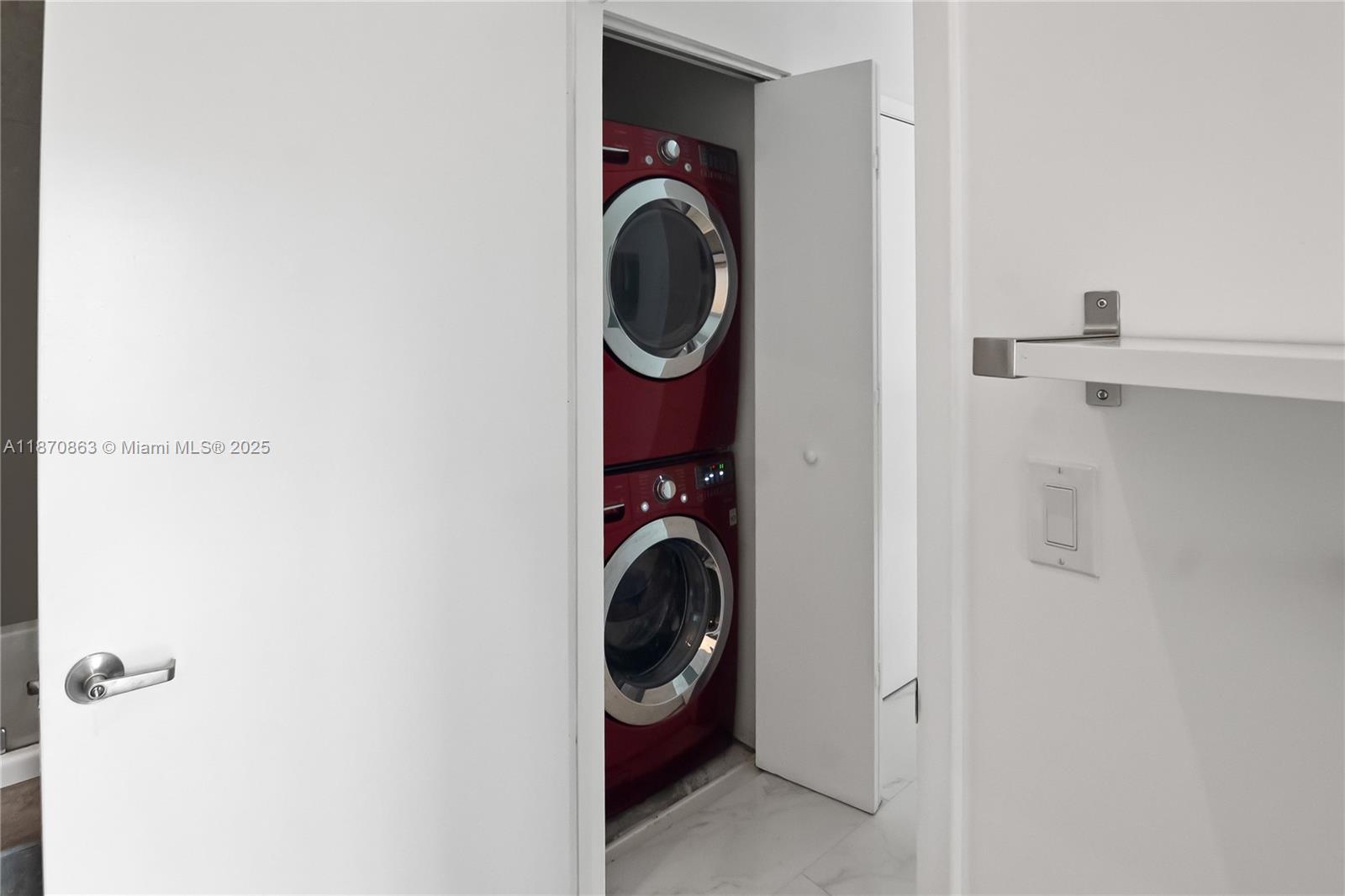 495 Brickell Ave #2207, Miami FL 33131