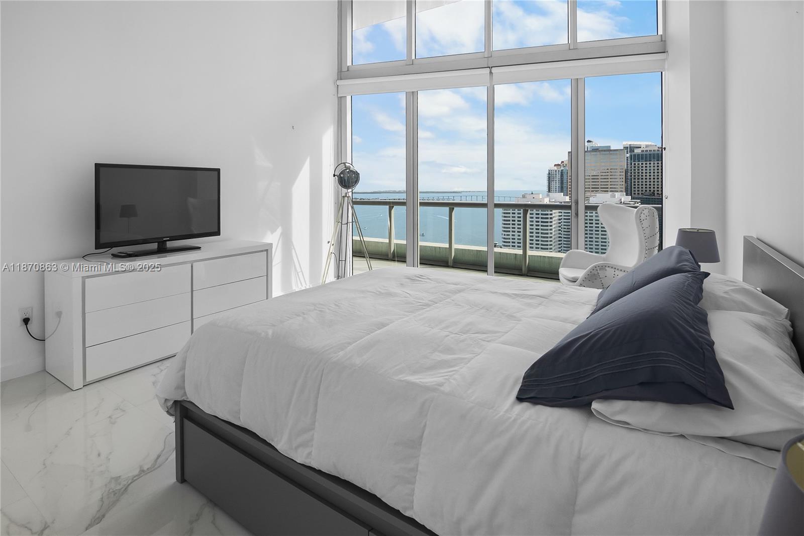 495 Brickell Ave #2207, Miami FL 33131