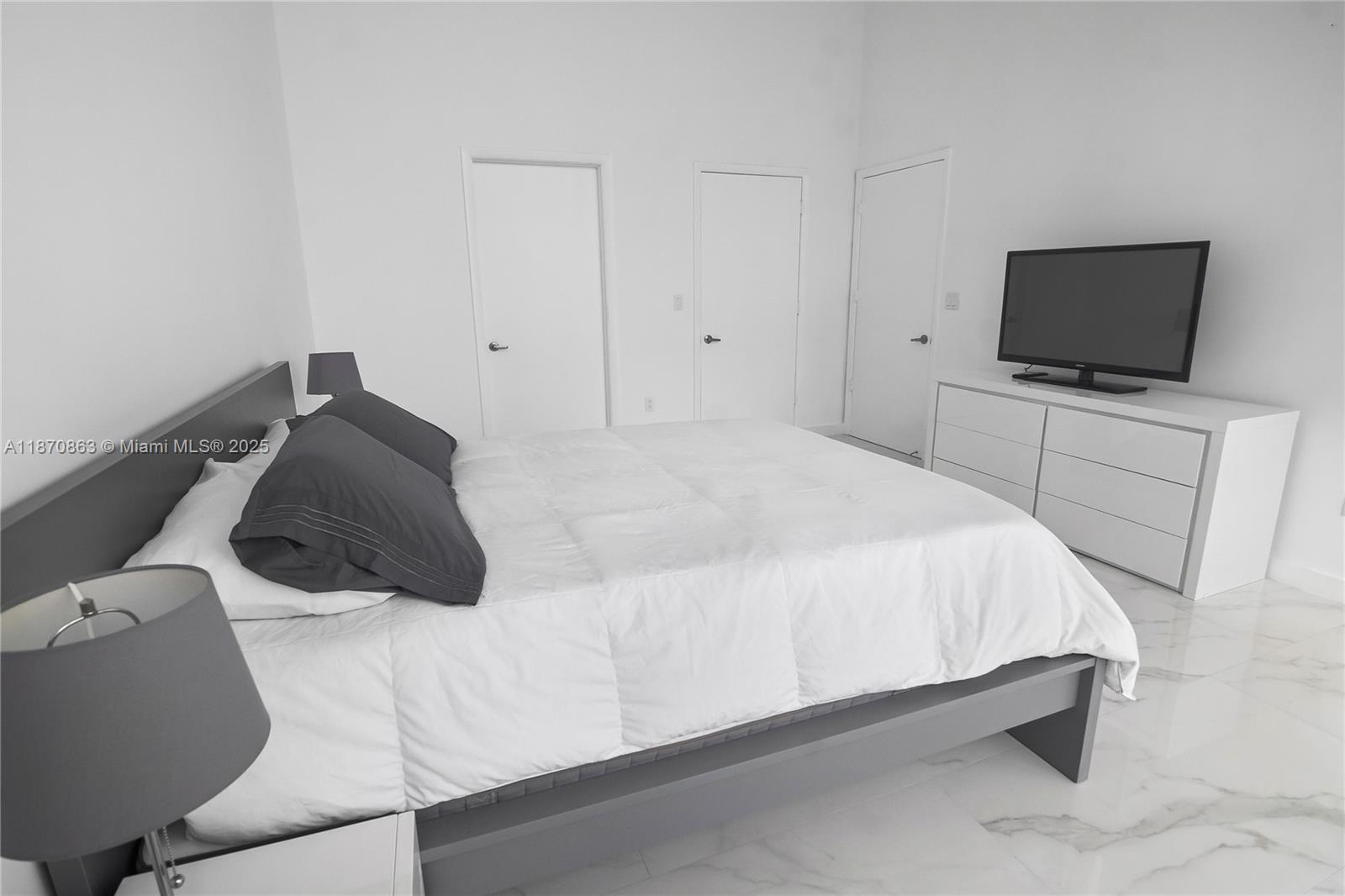 495 Brickell Ave #2207, Miami FL 33131