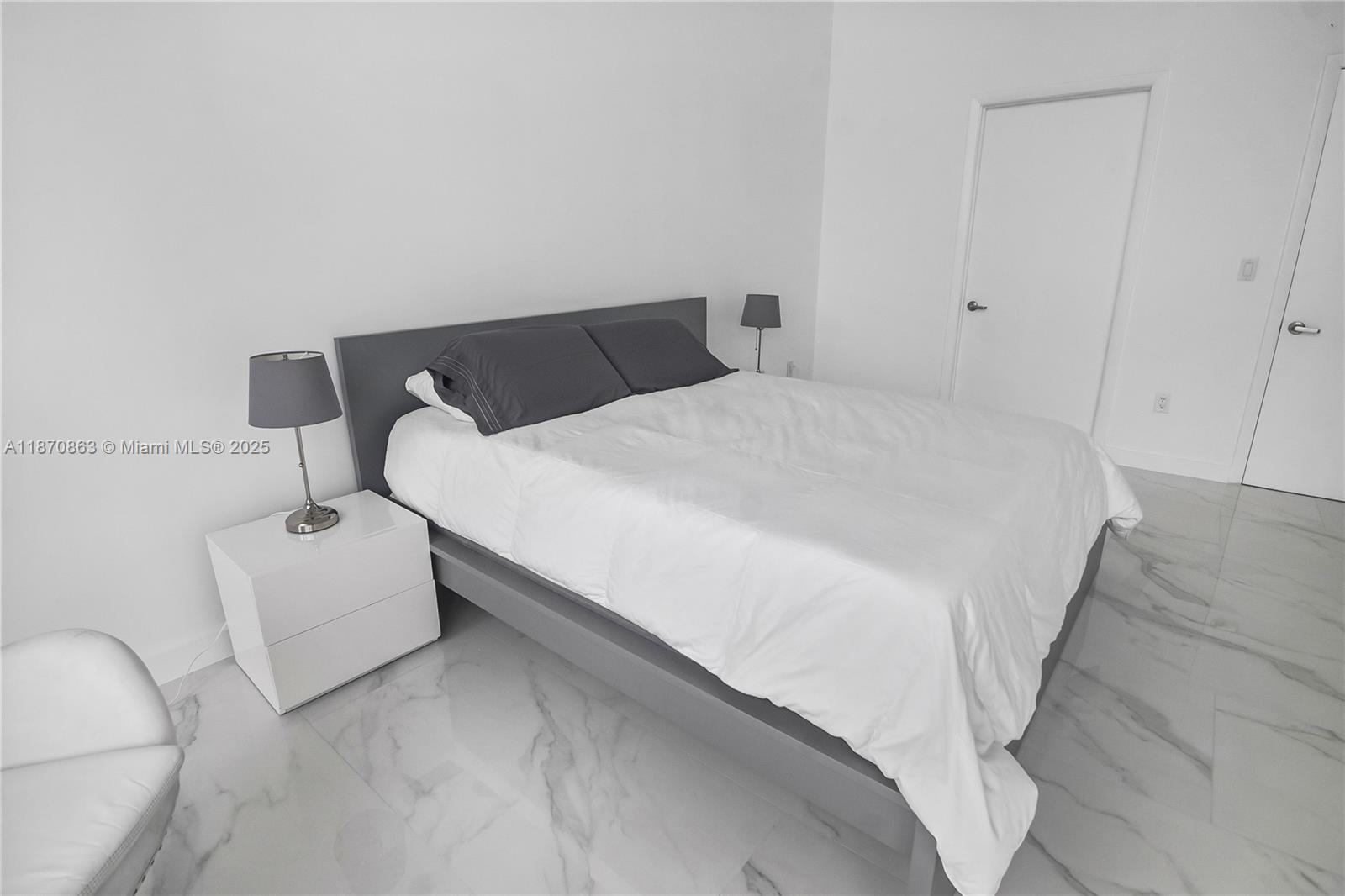 495 Brickell Ave #2207, Miami FL 33131