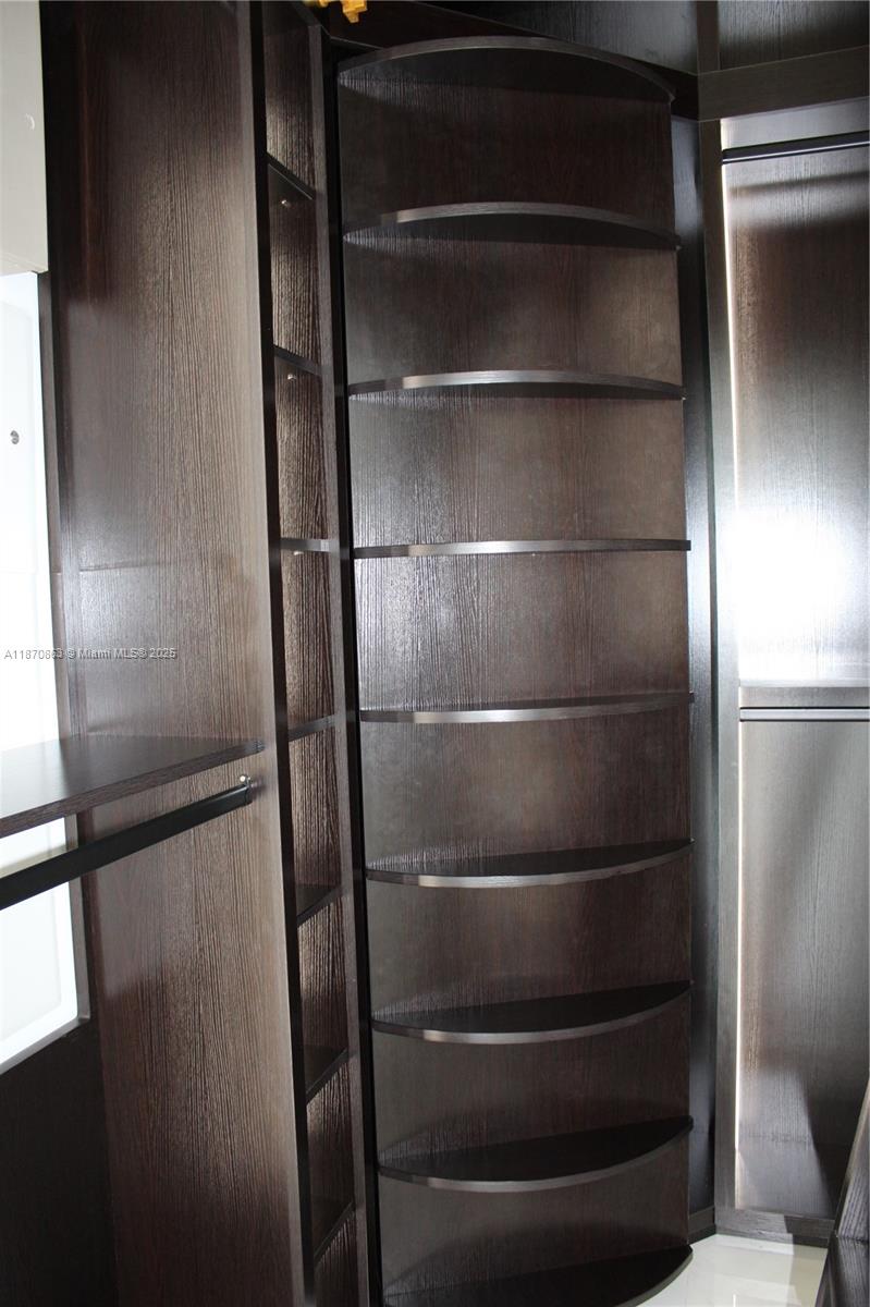495 Brickell Ave #2207, Miami FL 33131