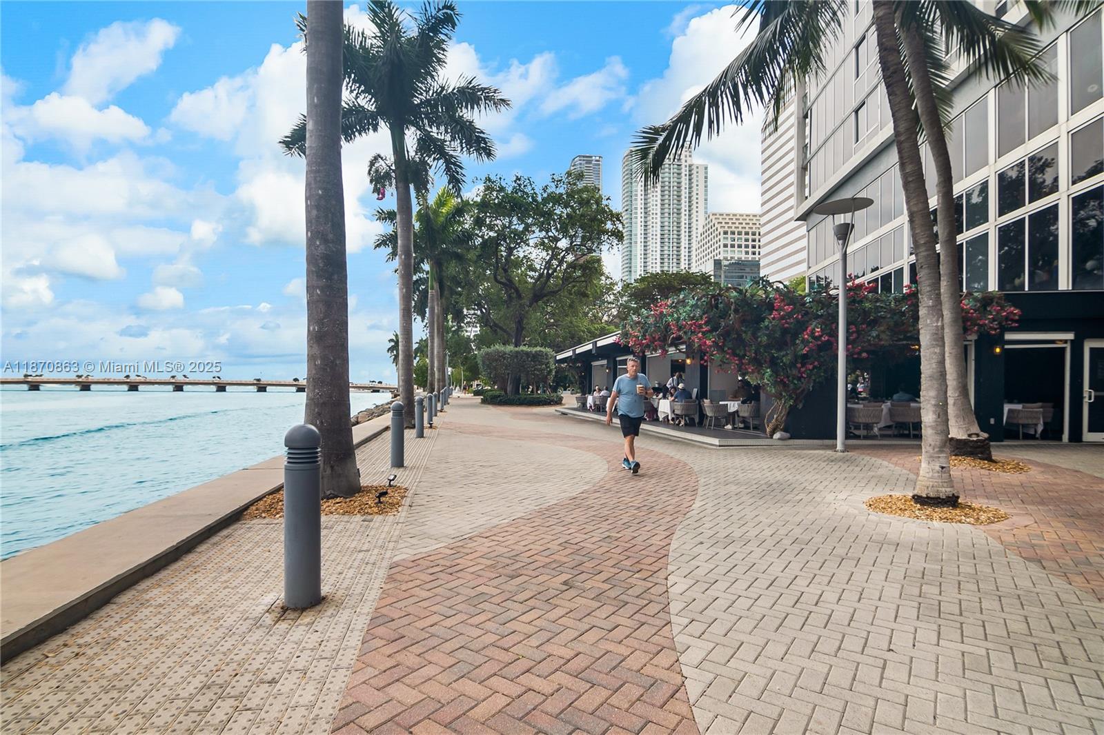 495 Brickell Ave #2207, Miami FL 33131