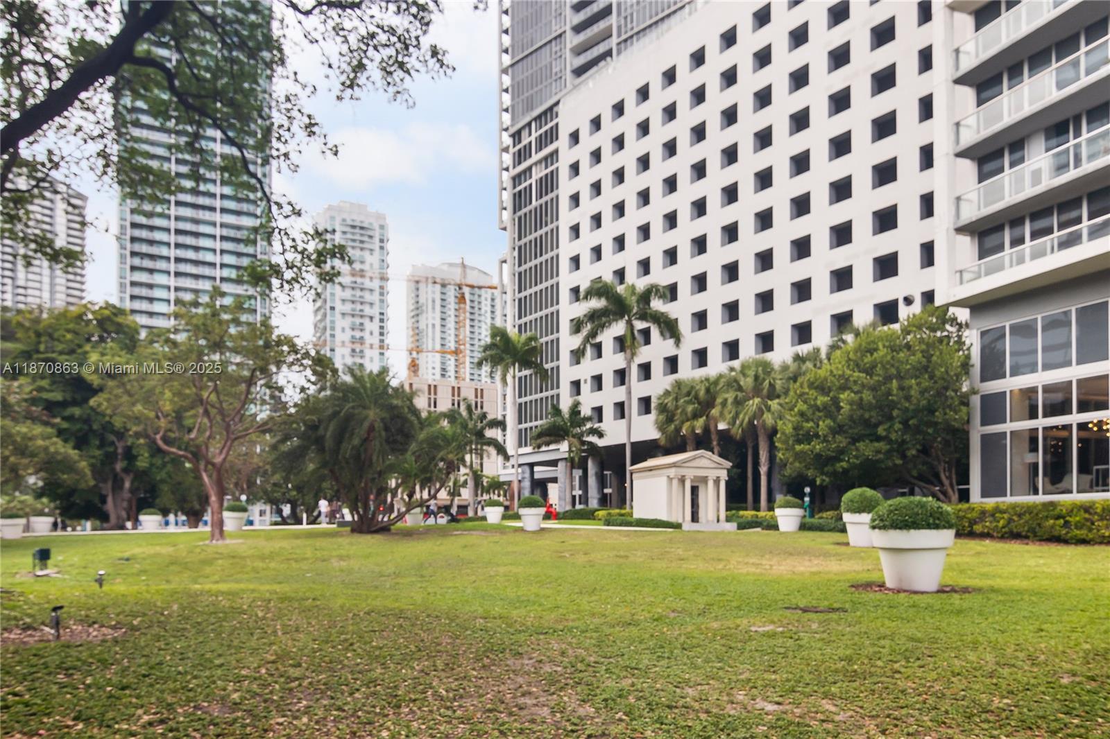 495 Brickell Ave #2207, Miami FL 33131