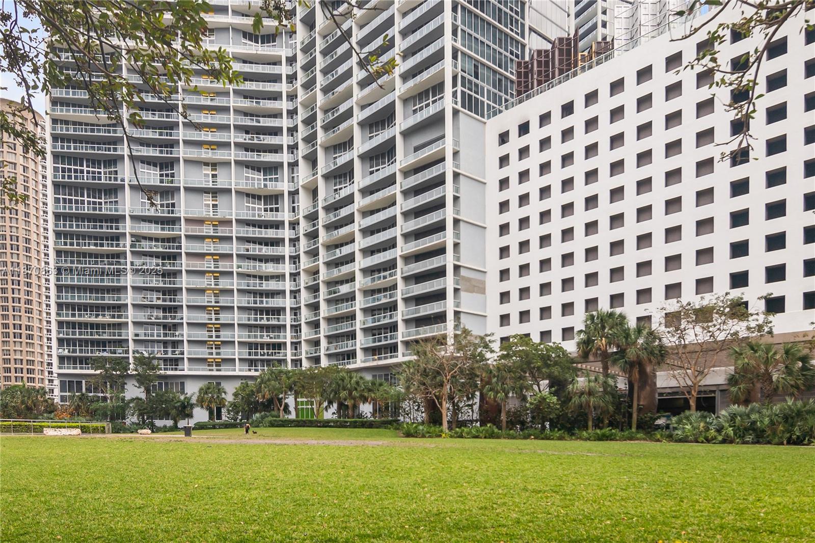 495 Brickell Ave #2207, Miami FL 33131