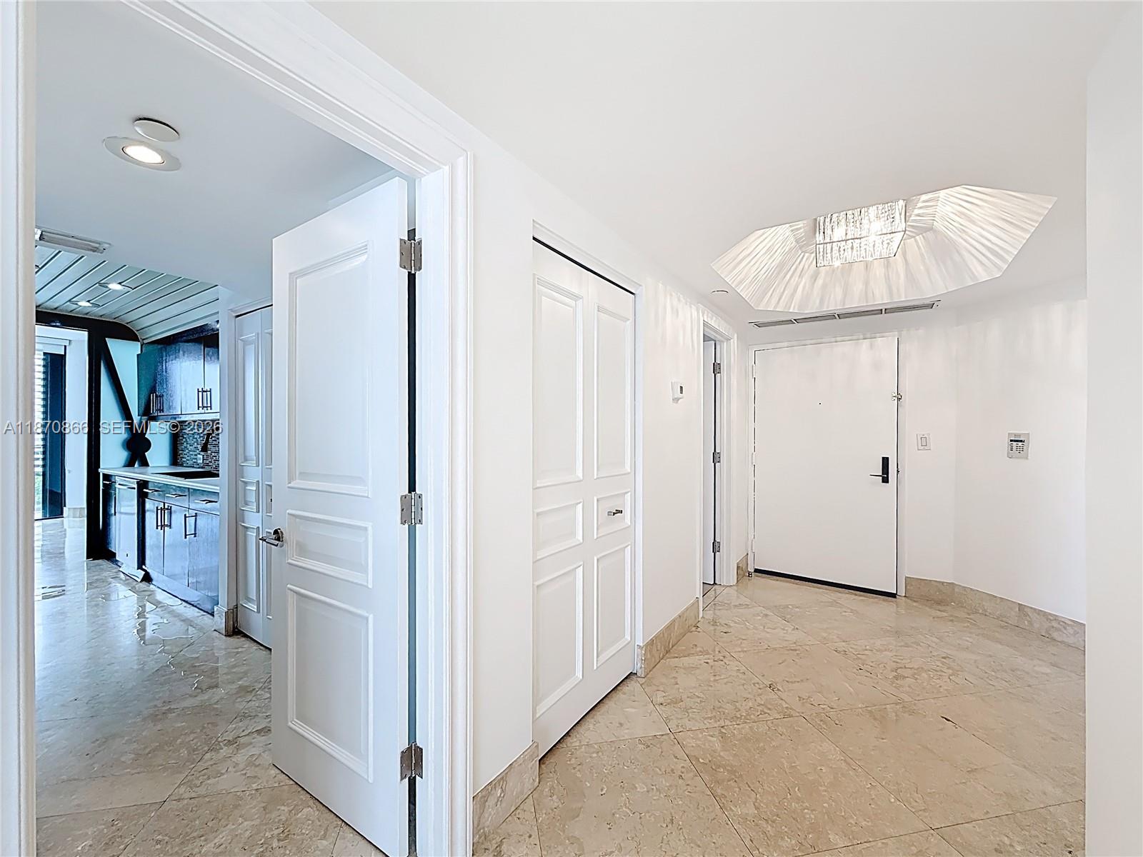 2800 ISLAND BLVD #902, Aventura FL 33160