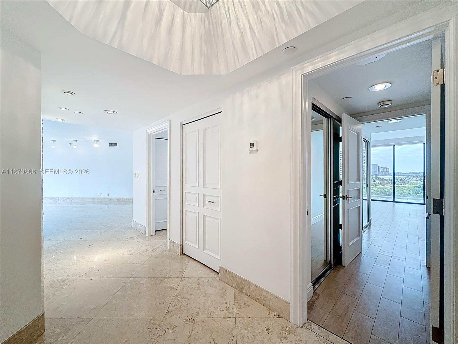 2800 ISLAND BLVD #902, Aventura FL 33160