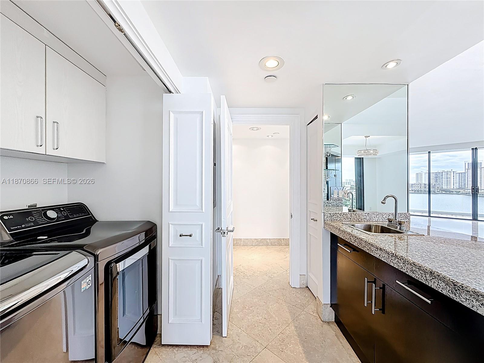 2800 ISLAND BLVD #902, Aventura FL 33160