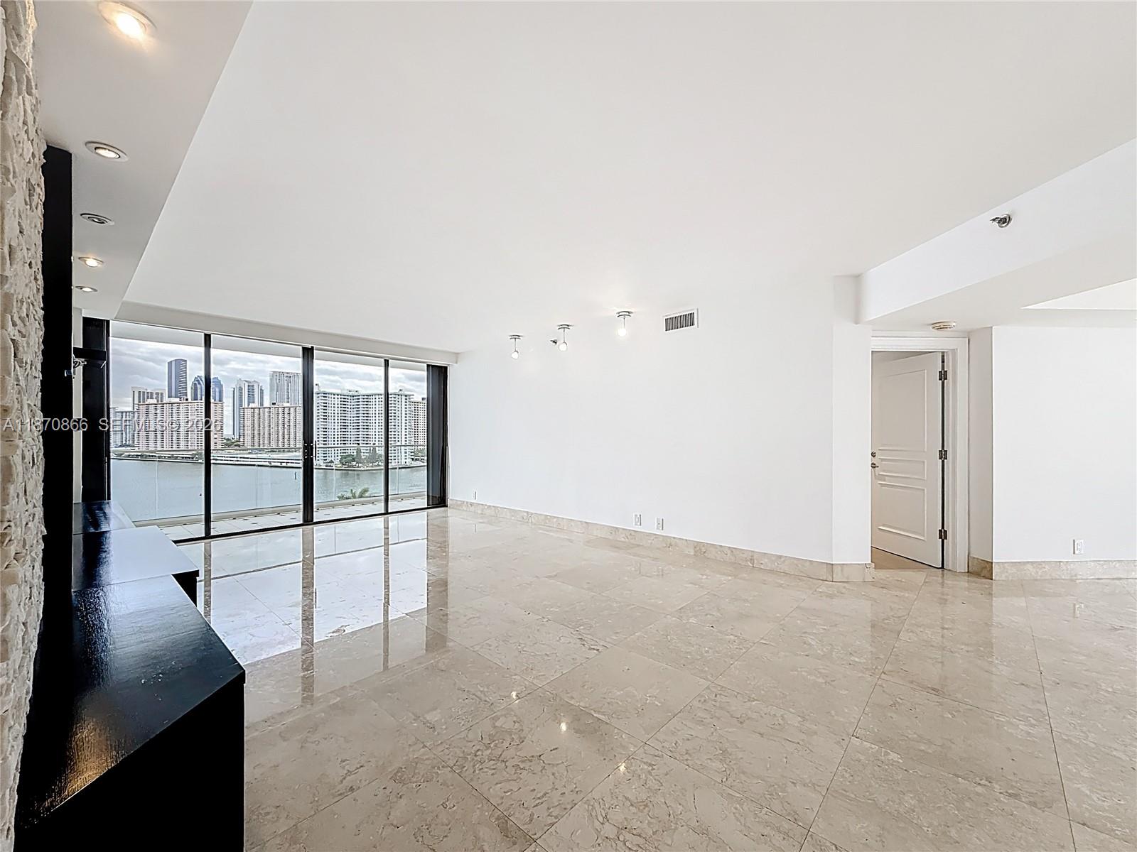 2800 ISLAND BLVD #902, Aventura FL 33160
