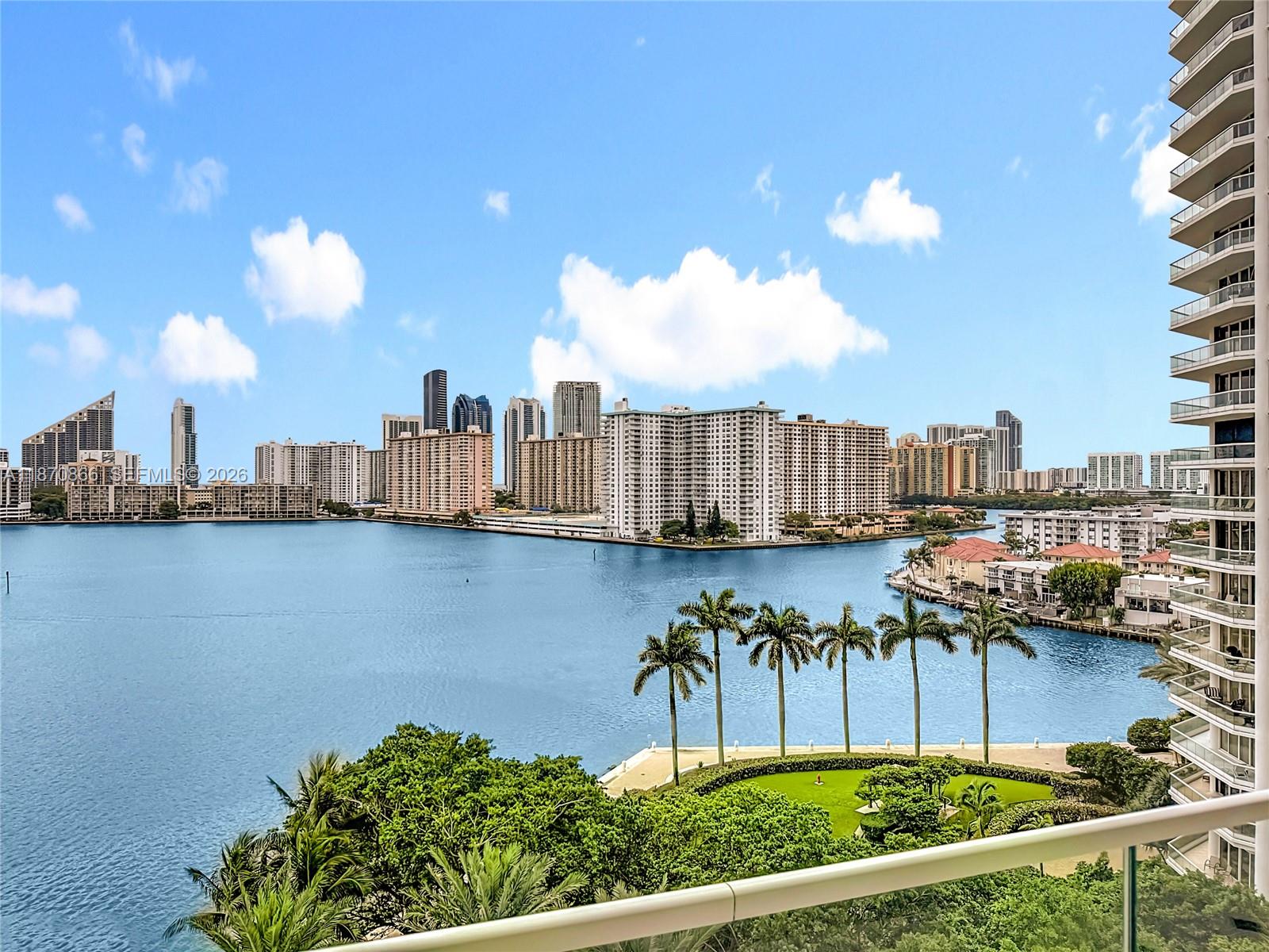 2800 ISLAND BLVD #902, Aventura FL 33160