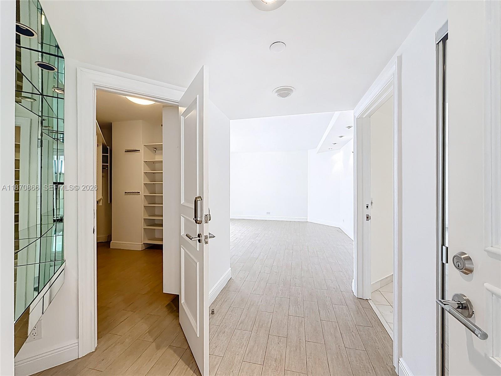 2800 ISLAND BLVD #902, Aventura FL 33160