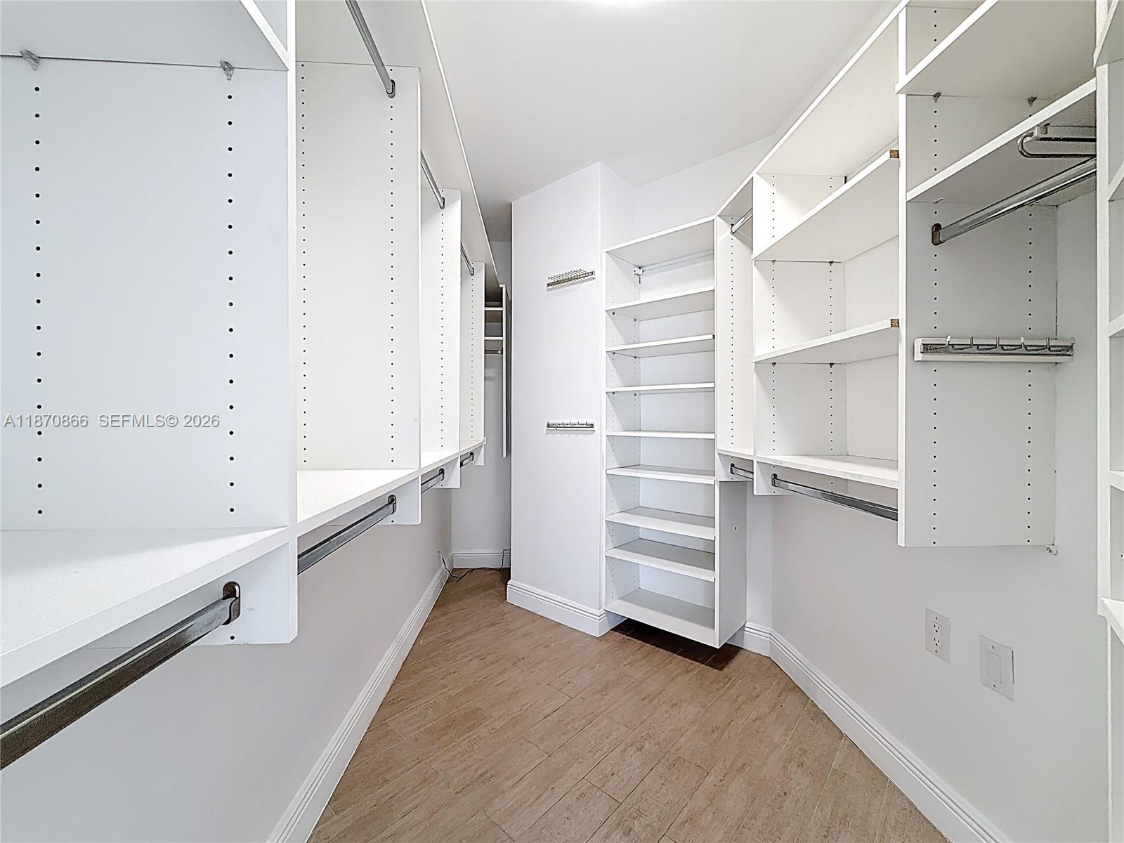 2800 ISLAND BLVD #902, Aventura FL 33160