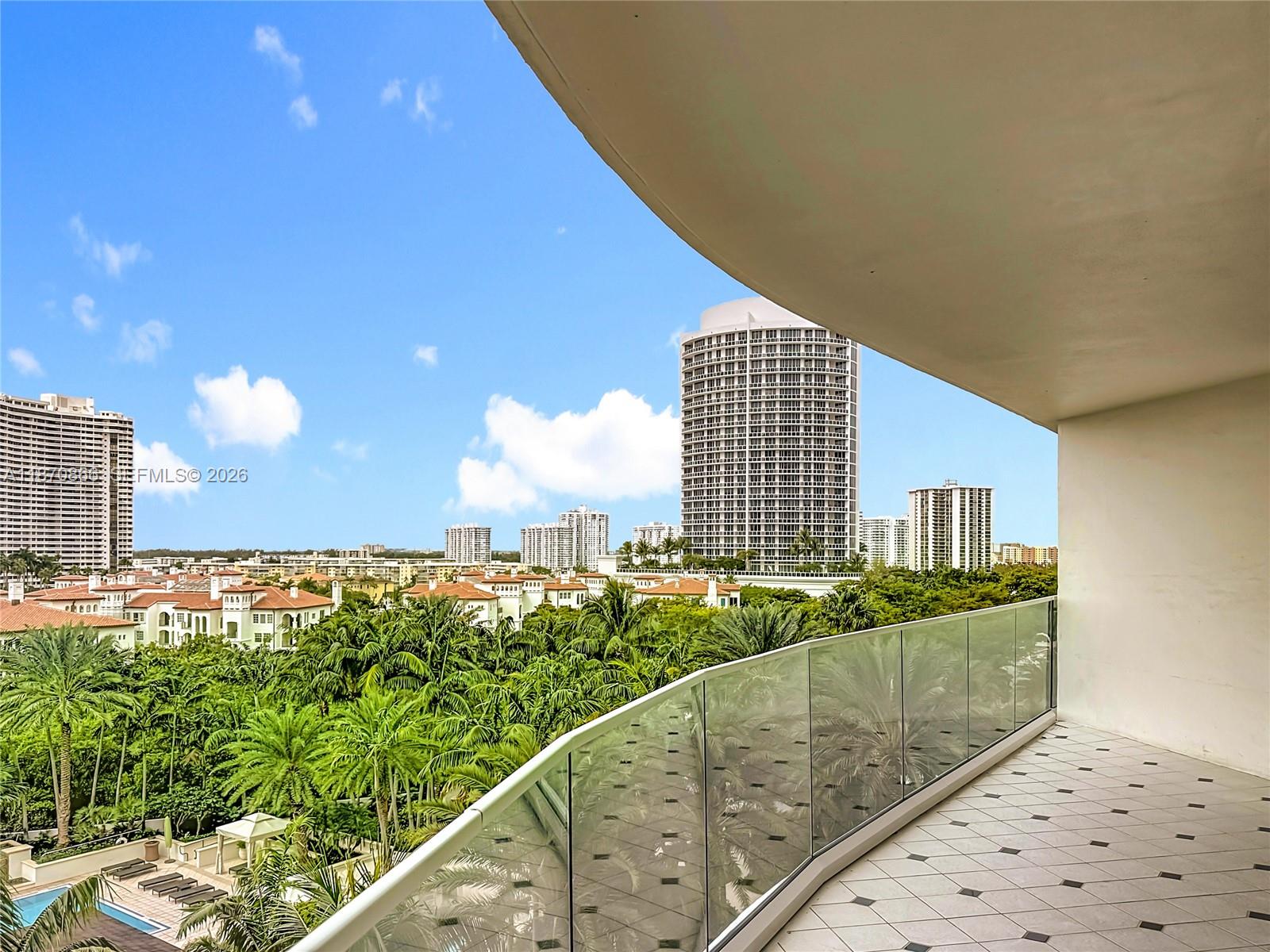 2800 ISLAND BLVD #902, Aventura FL 33160