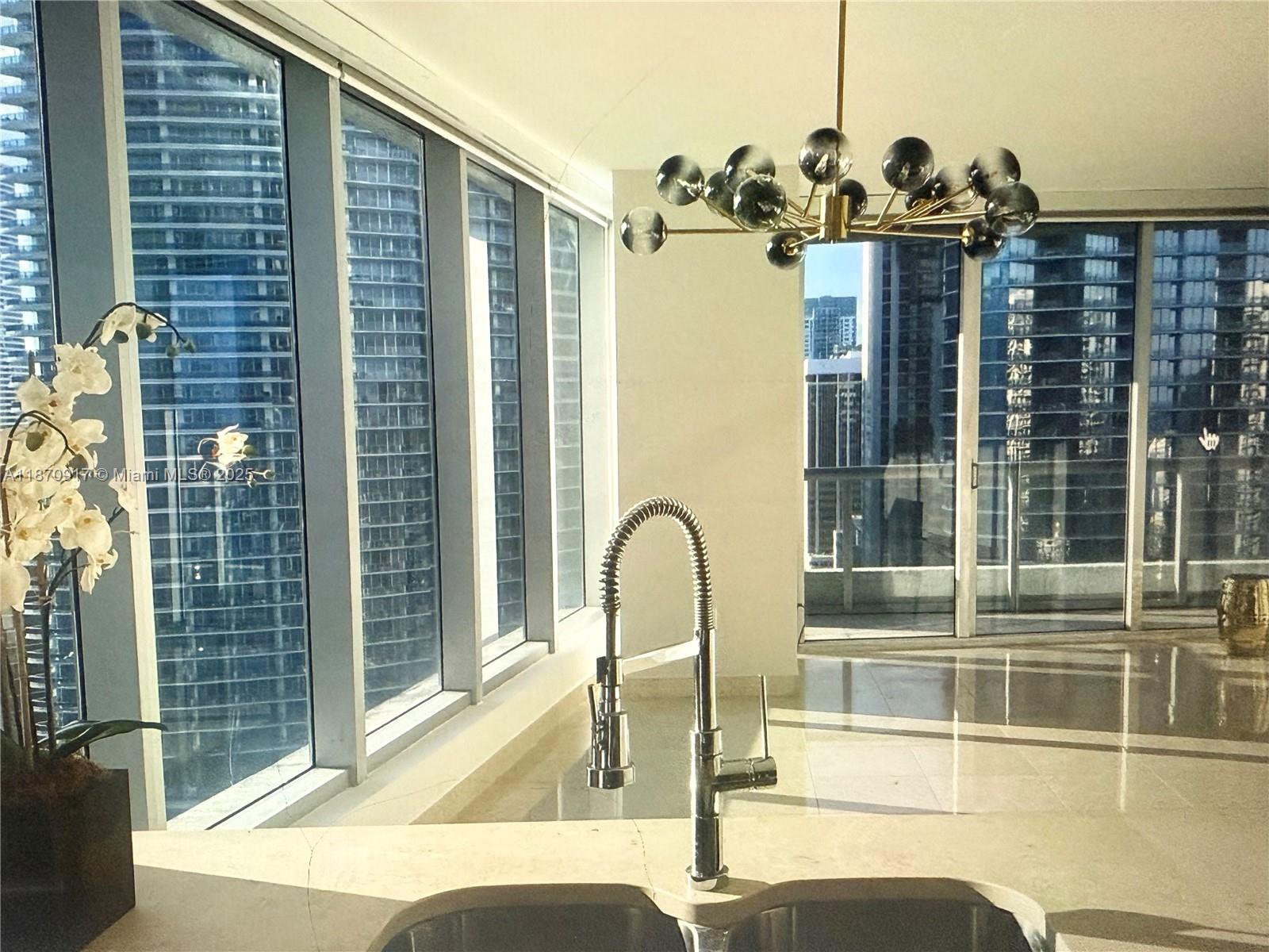 475 Brickell Ave #2915, Miami FL 33131