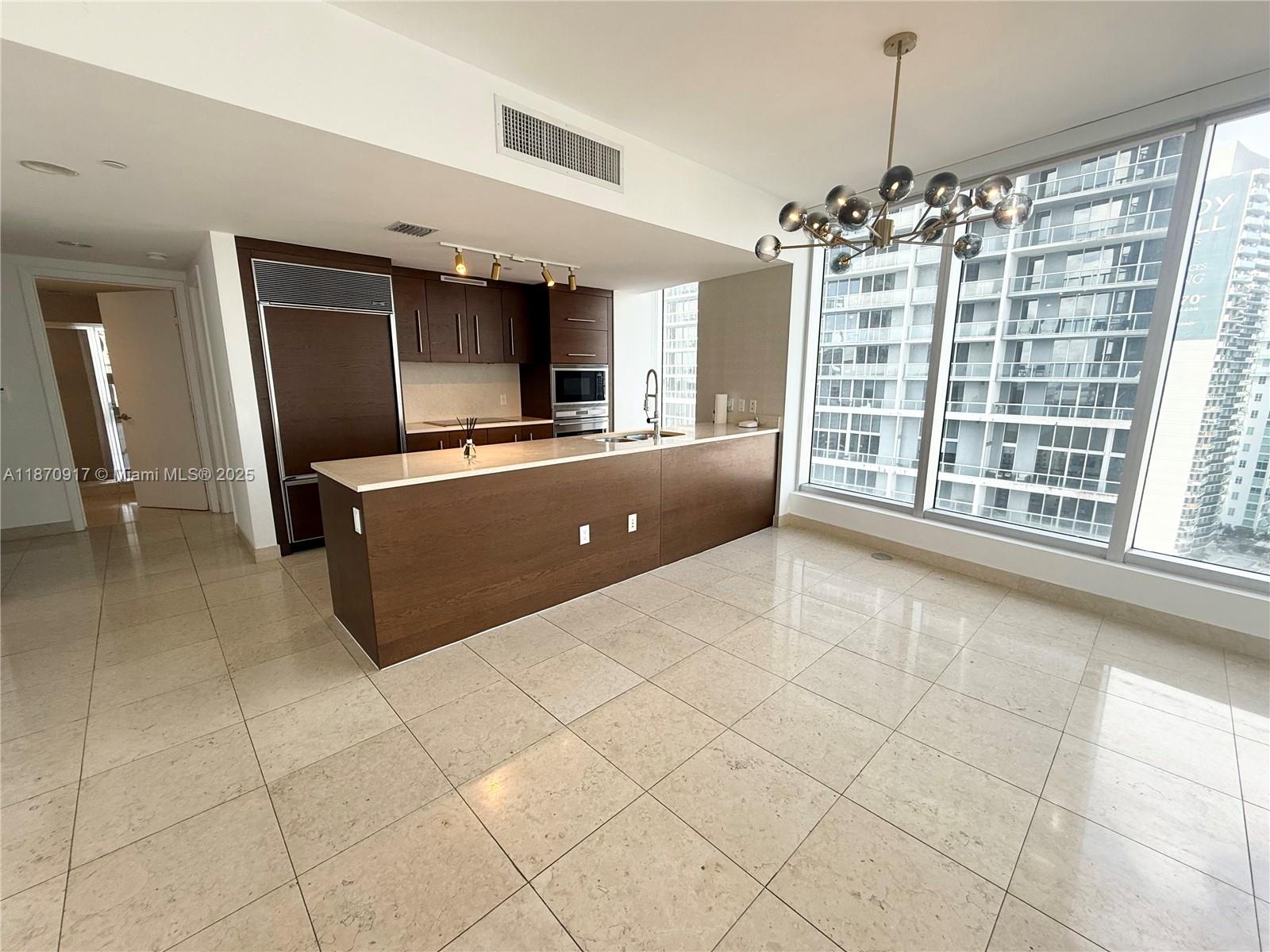 475 Brickell Ave #2915, Miami FL 33131