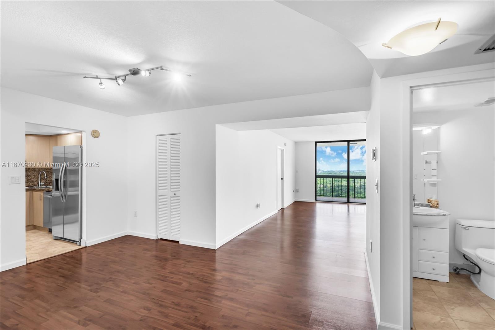 2333 Brickell Ave #2708, Miami FL 33129