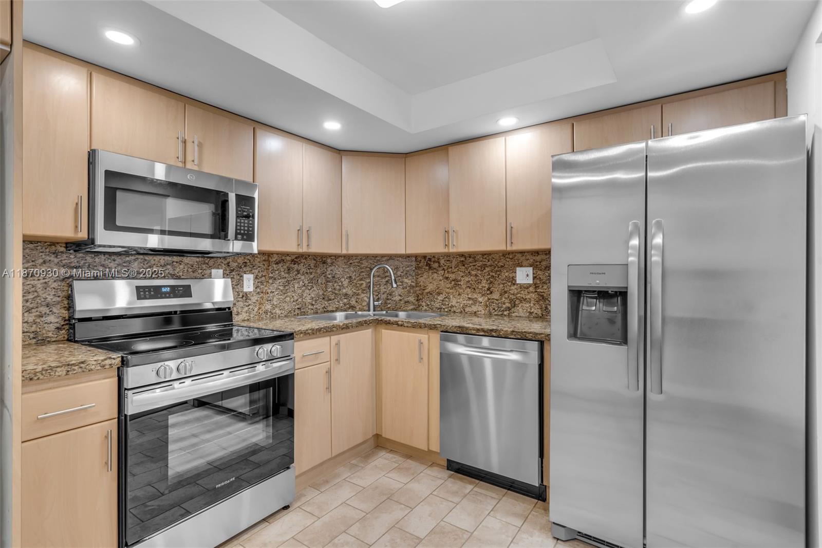 2333 Brickell Ave #2708, Miami FL 33129