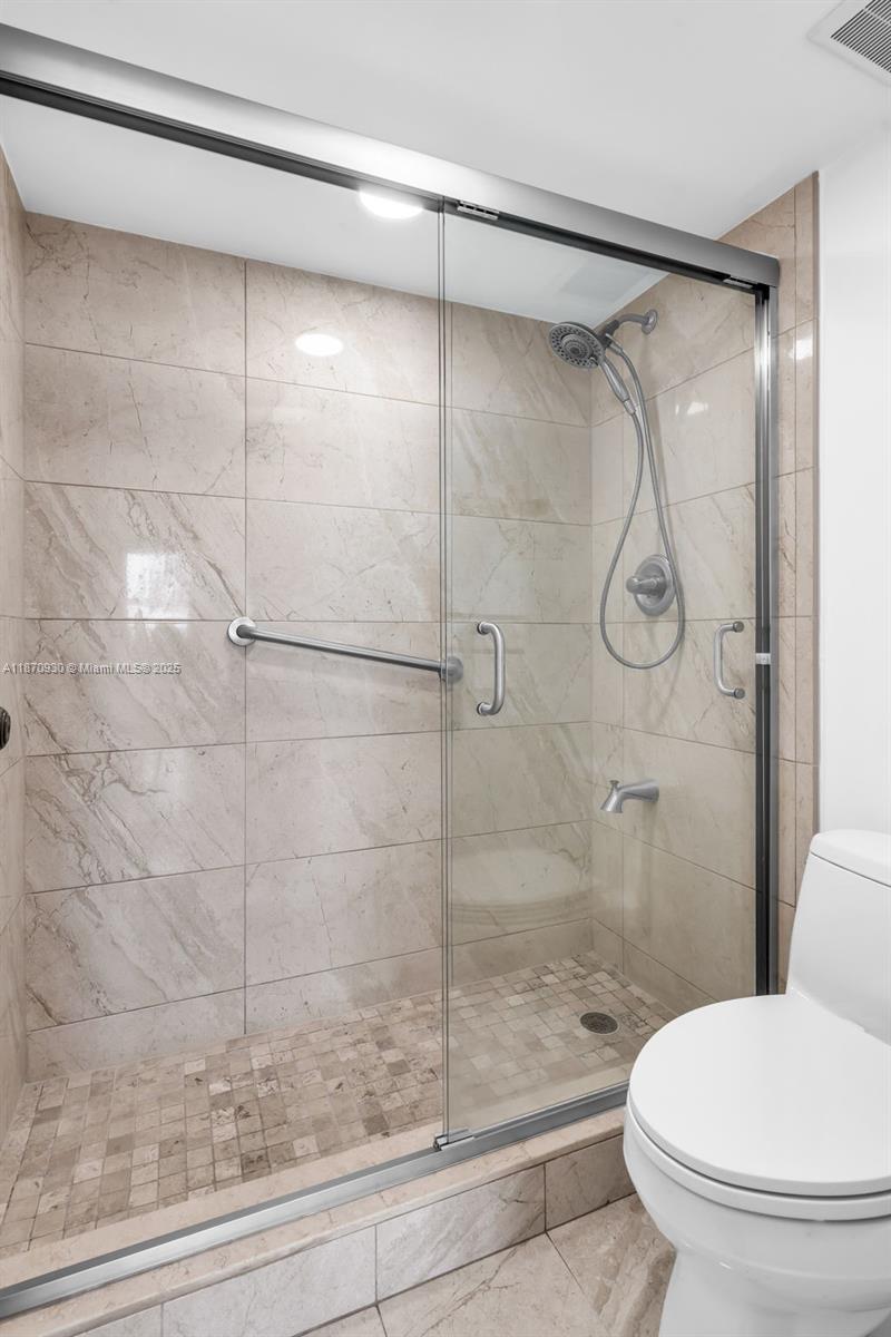 2333 Brickell Ave #2708, Miami FL 33129