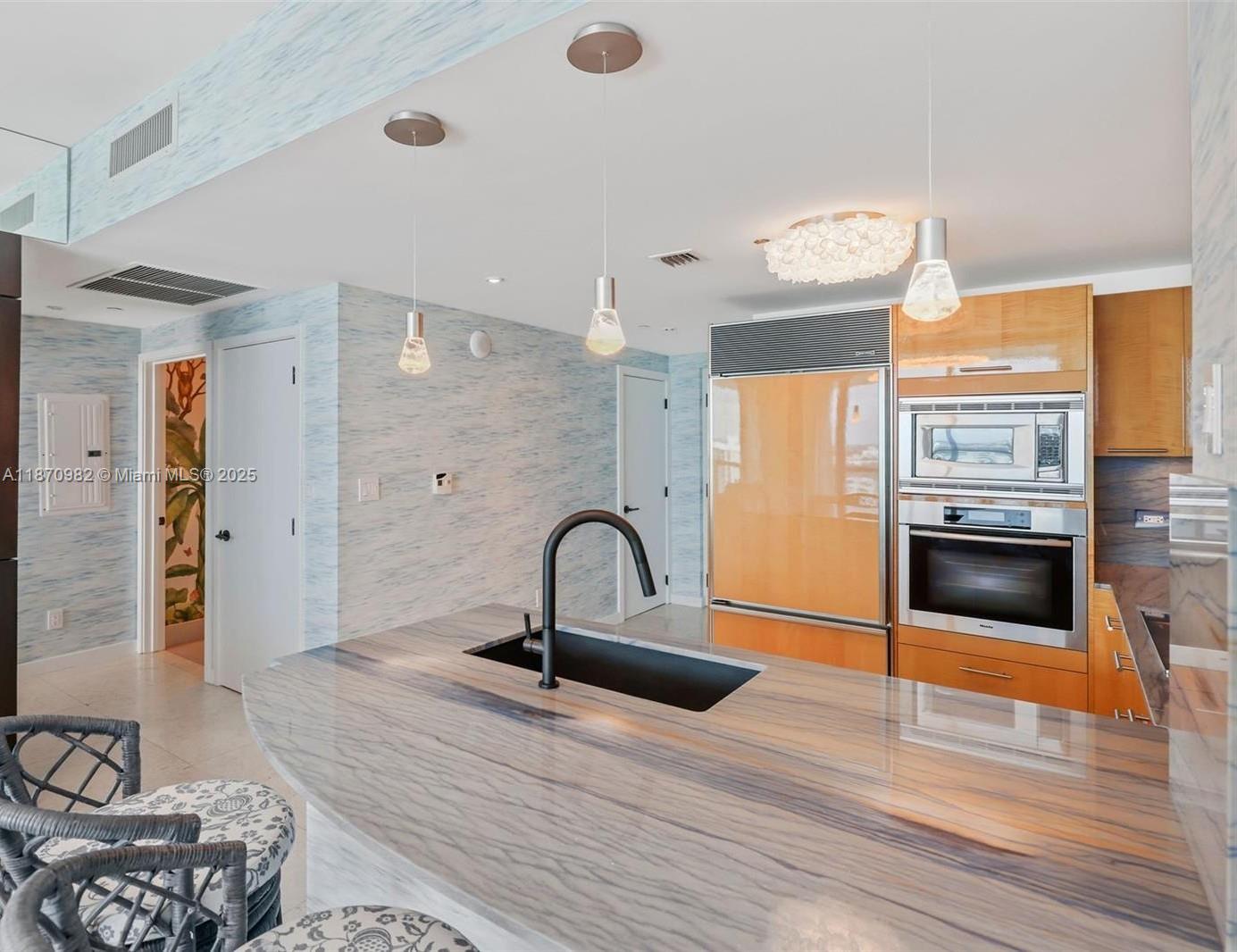 6799 Collins Ave #1601, Miami Beach FL 33141
