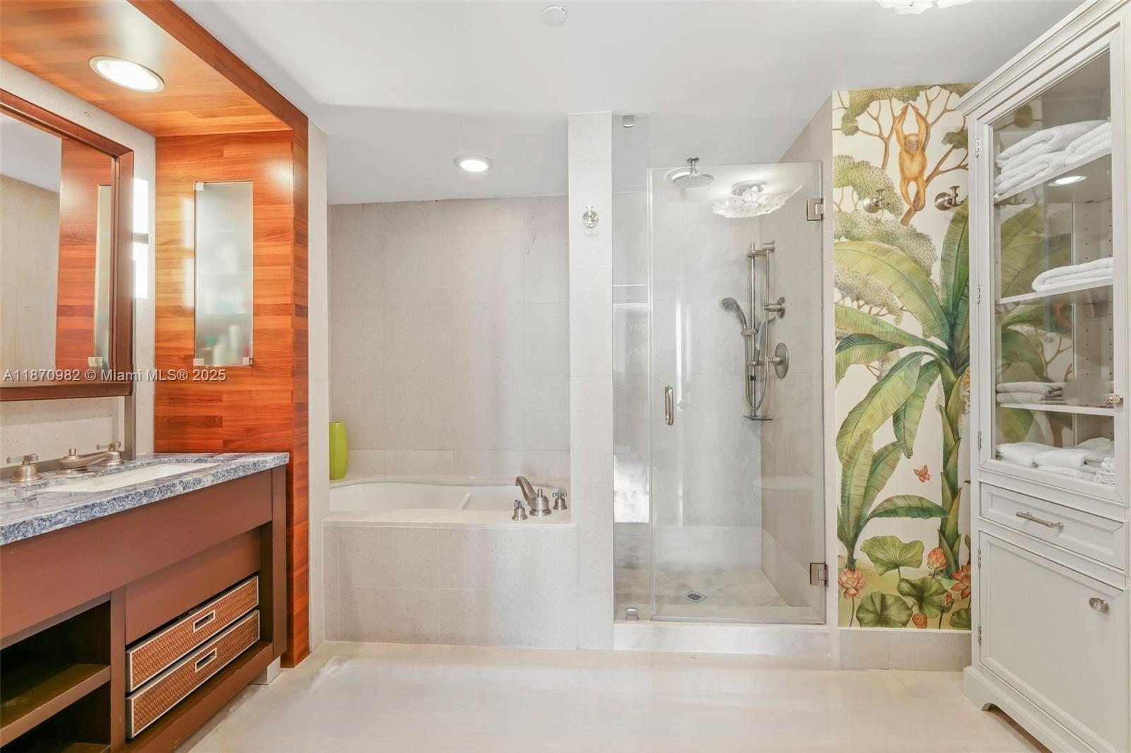 6799 Collins Ave #1601, Miami Beach FL 33141