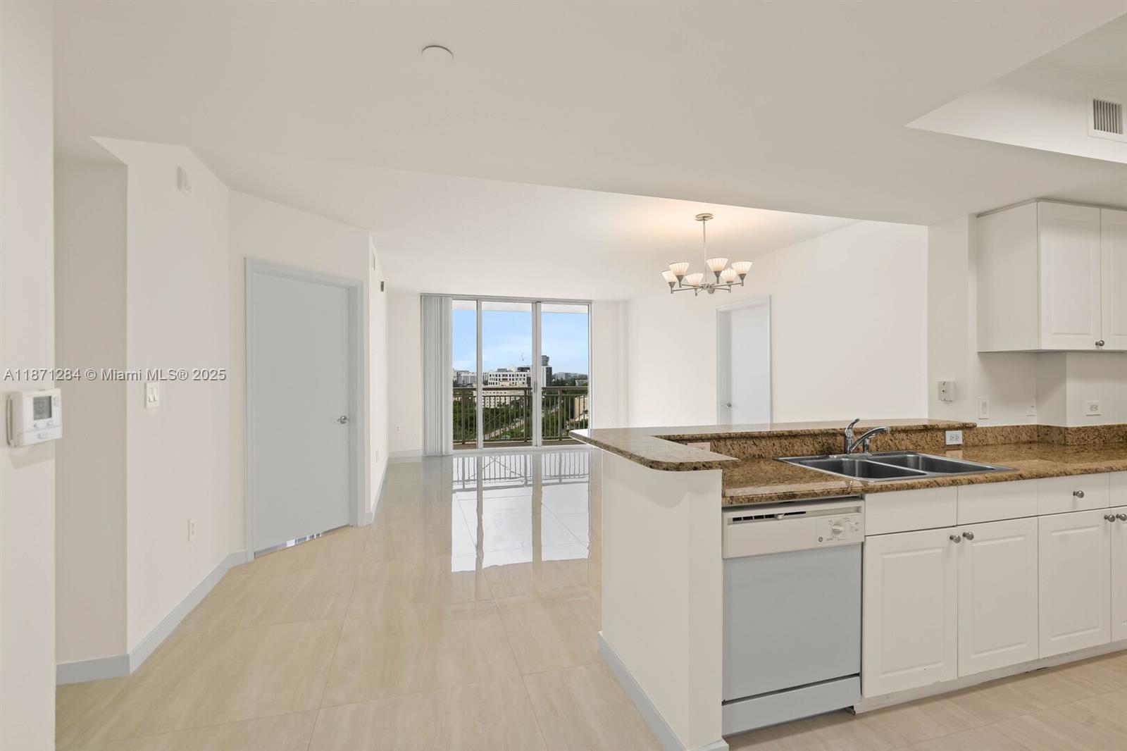 19501 W Country Club Dr #1410, Aventura FL 33180