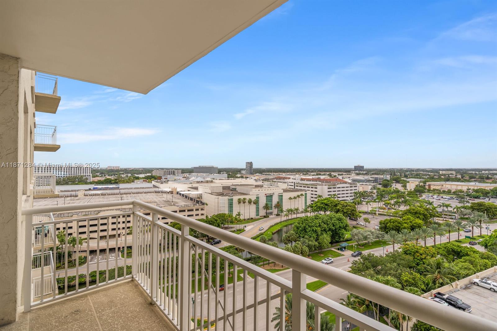 19501 W Country Club Dr #1410, Aventura FL 33180