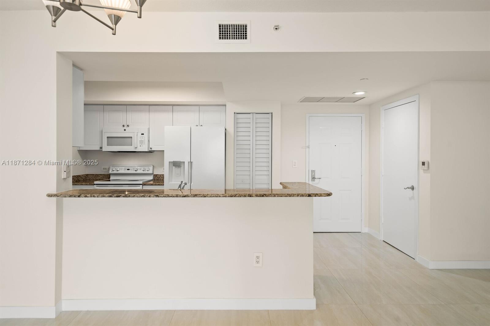 19501 W Country Club Dr #1410, Aventura FL 33180