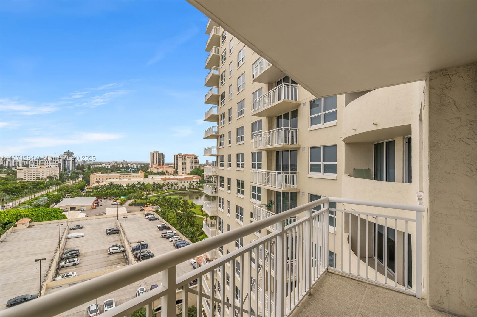 19501 W Country Club Dr #1410, Aventura FL 33180
