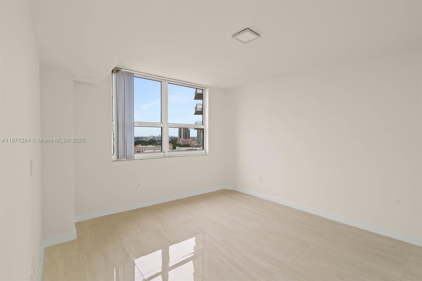 19501 W Country Club Dr #1410, Aventura FL 33180