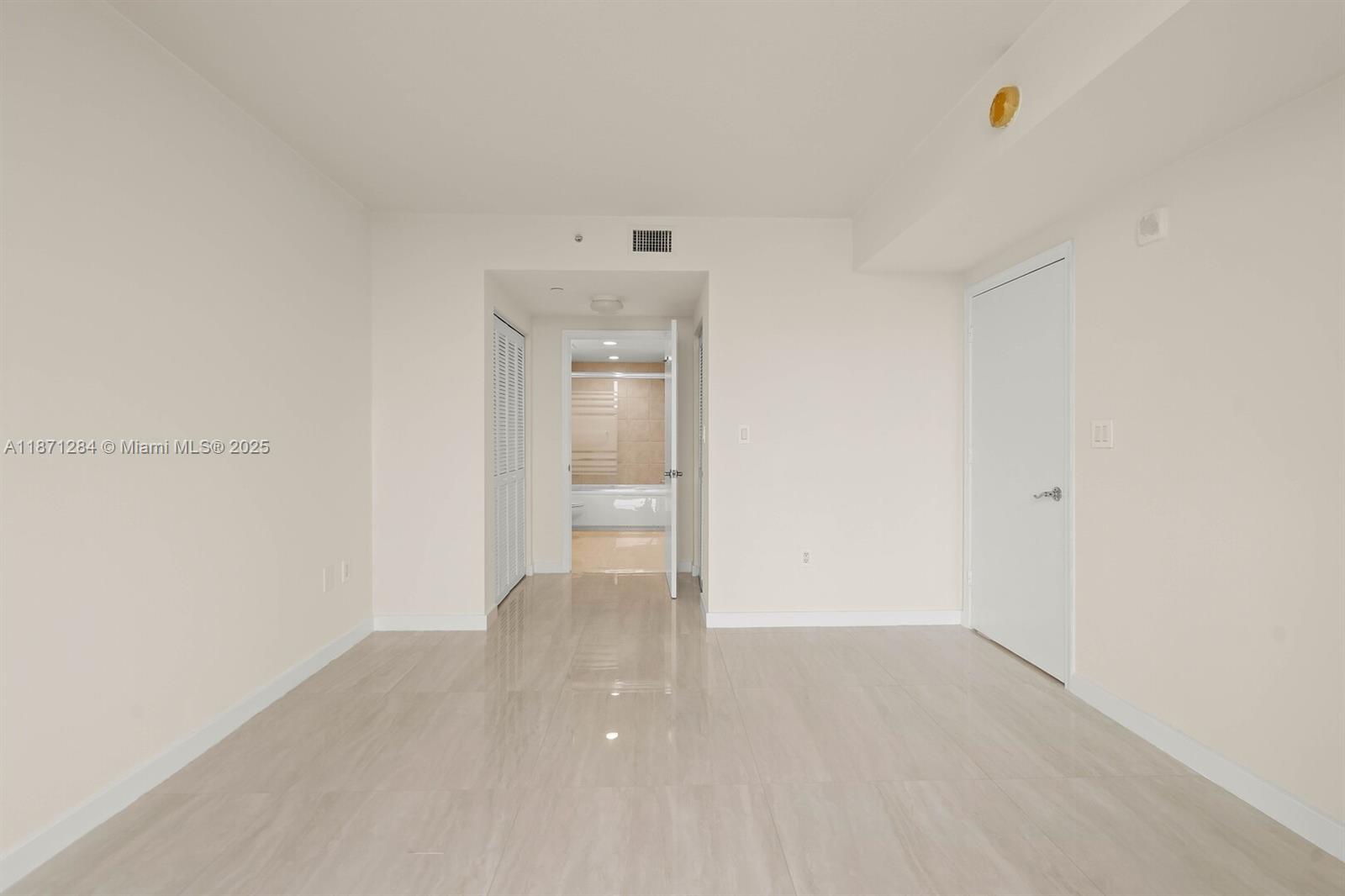 19501 W Country Club Dr #1410, Aventura FL 33180