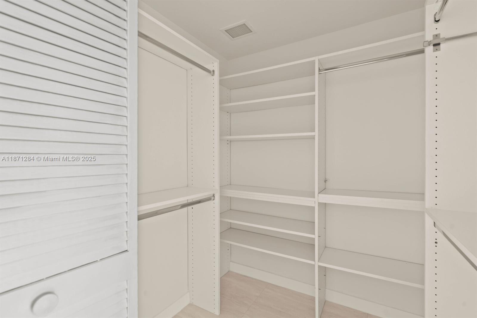 19501 W Country Club Dr #1410, Aventura FL 33180