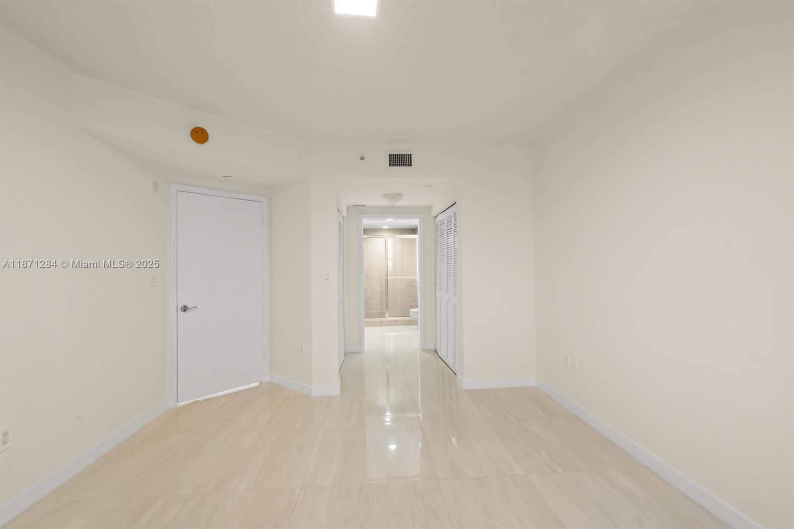 19501 W Country Club Dr #1410, Aventura FL 33180