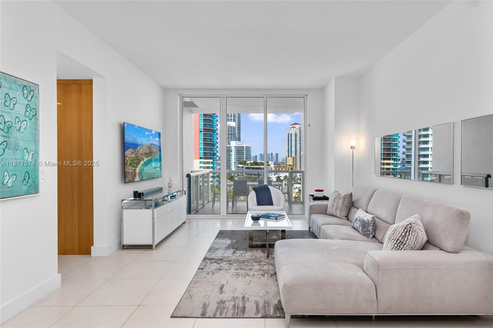 50 S Pointe Dr #1005, Miami Beach FL 33139