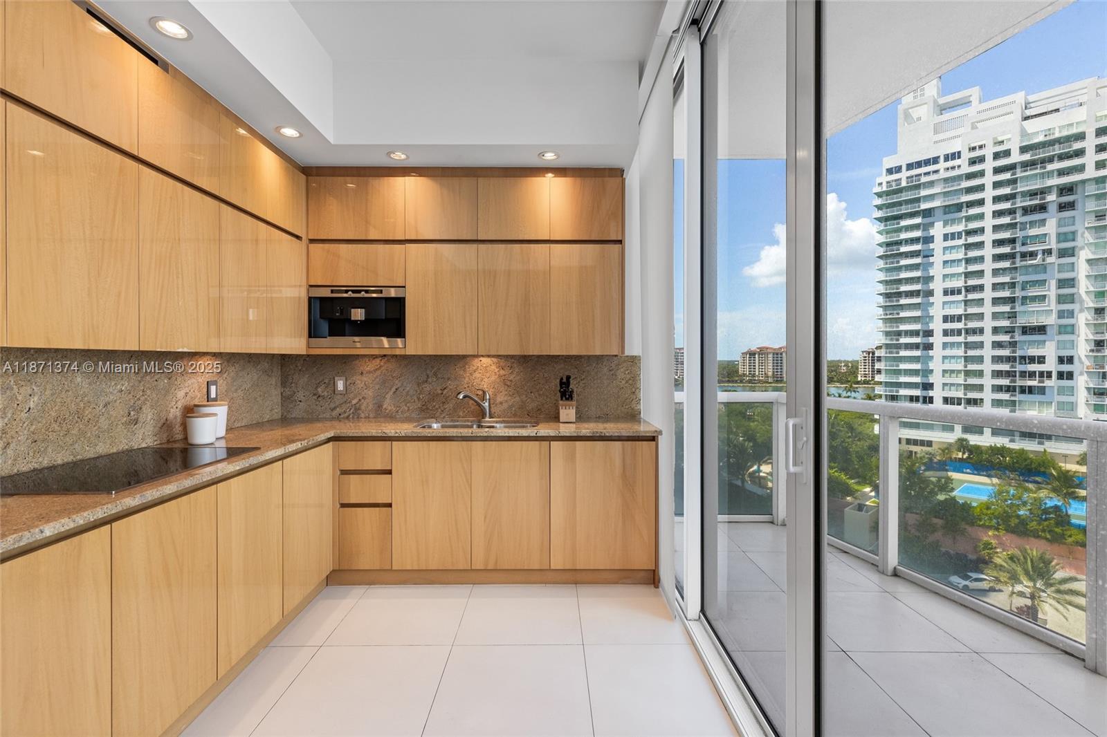 50 S Pointe Dr #1005, Miami Beach FL 33139