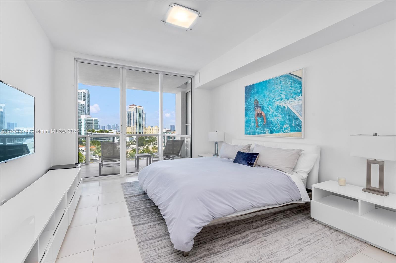 50 S Pointe Dr #1005, Miami Beach FL 33139