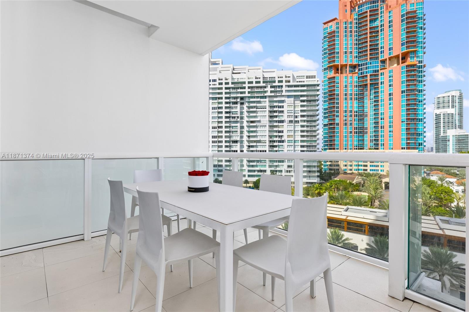50 S Pointe Dr #1005, Miami Beach FL 33139
