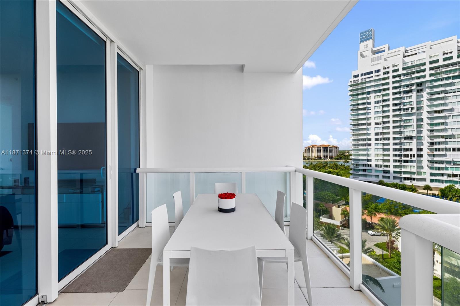 50 S Pointe Dr #1005, Miami Beach FL 33139
