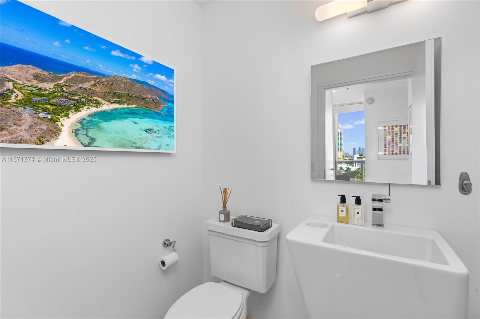 50 S Pointe Dr #1005, Miami Beach FL 33139