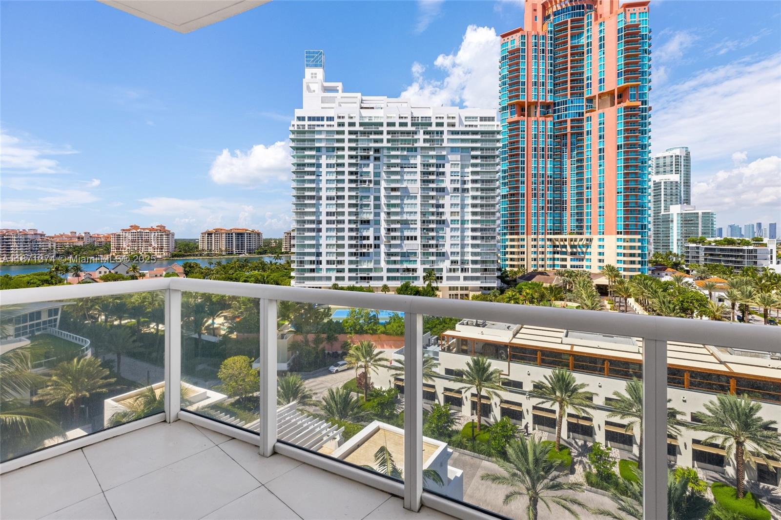 50 S Pointe Dr #1005, Miami Beach FL 33139