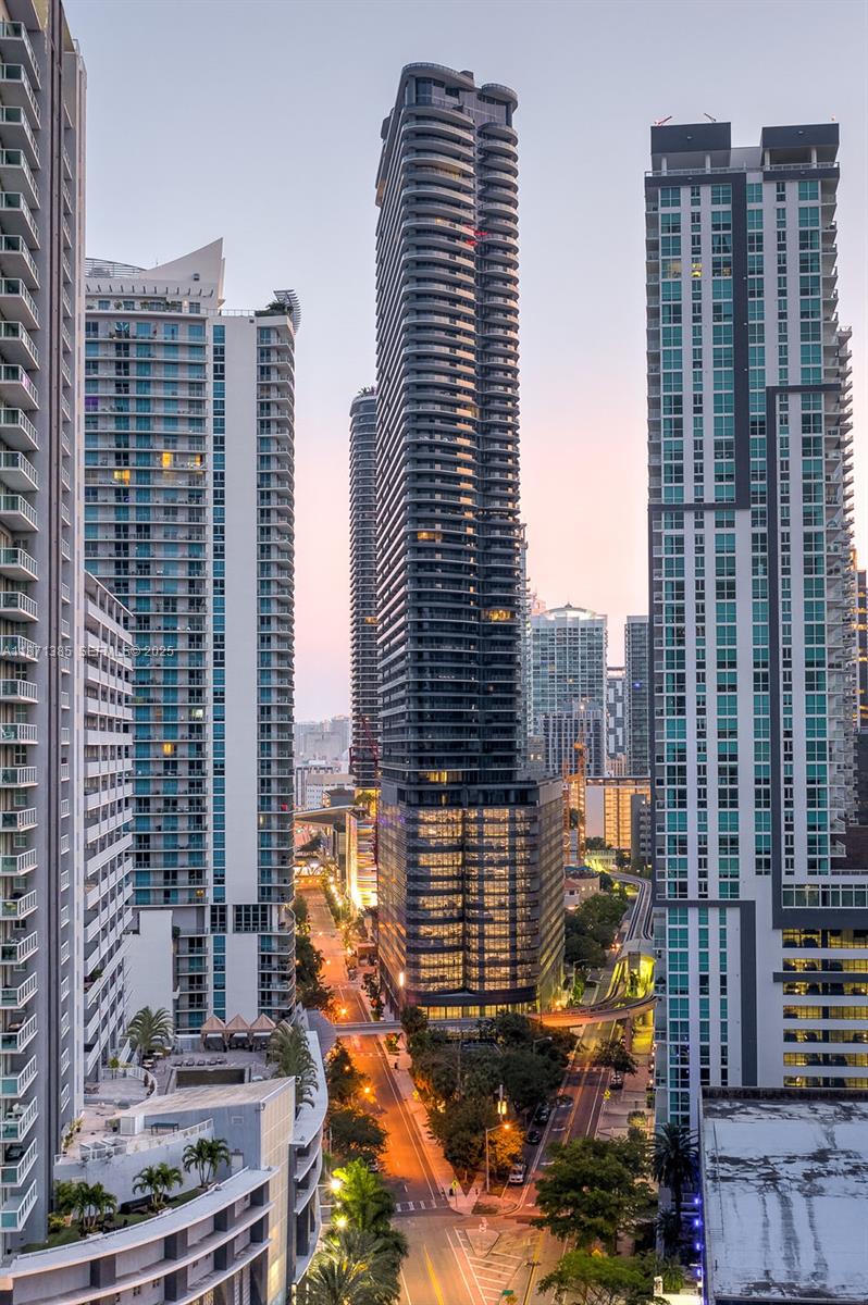 1000 Brickell Plaza #4904, Miami FL 33131