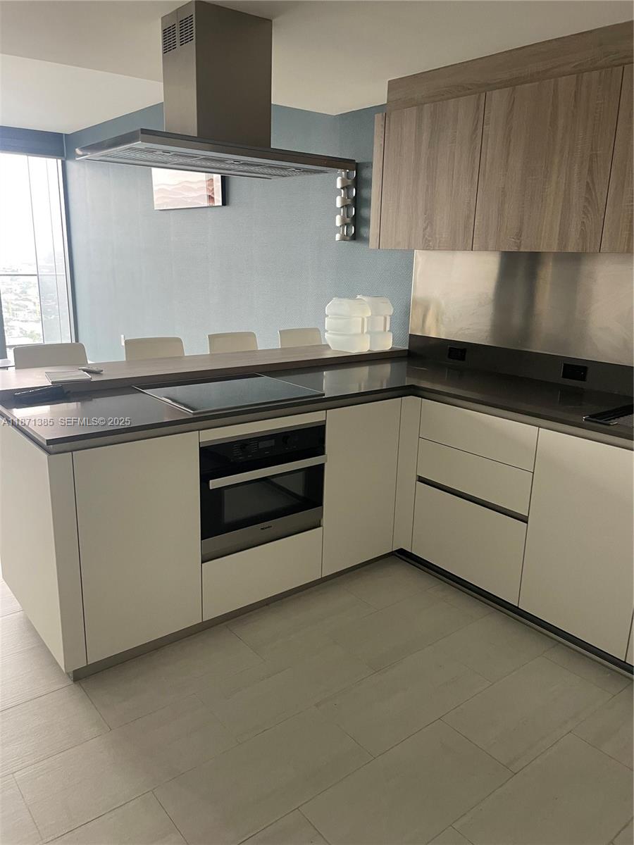 1000 Brickell Plaza #4904, Miami FL 33131