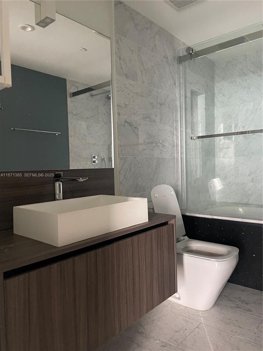 1000 Brickell Plaza #4904, Miami FL 33131