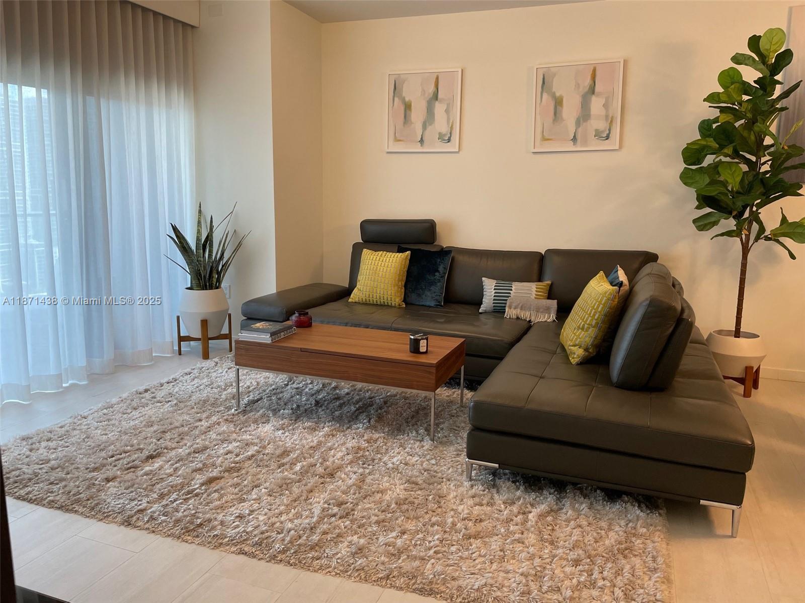 1000 Brickell Plz #3114, Miami FL 33131