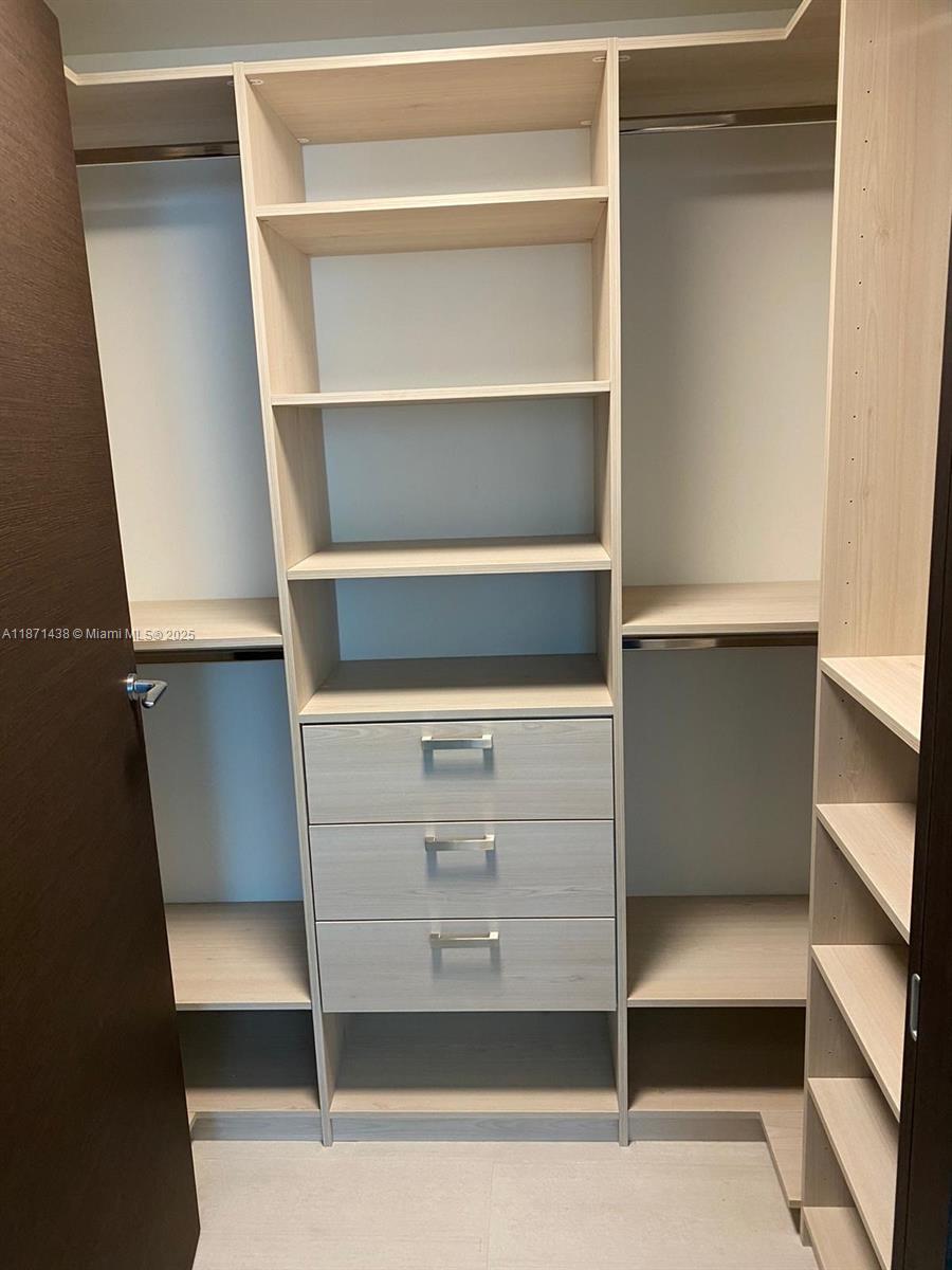 1000 Brickell Plz #3114, Miami FL 33131