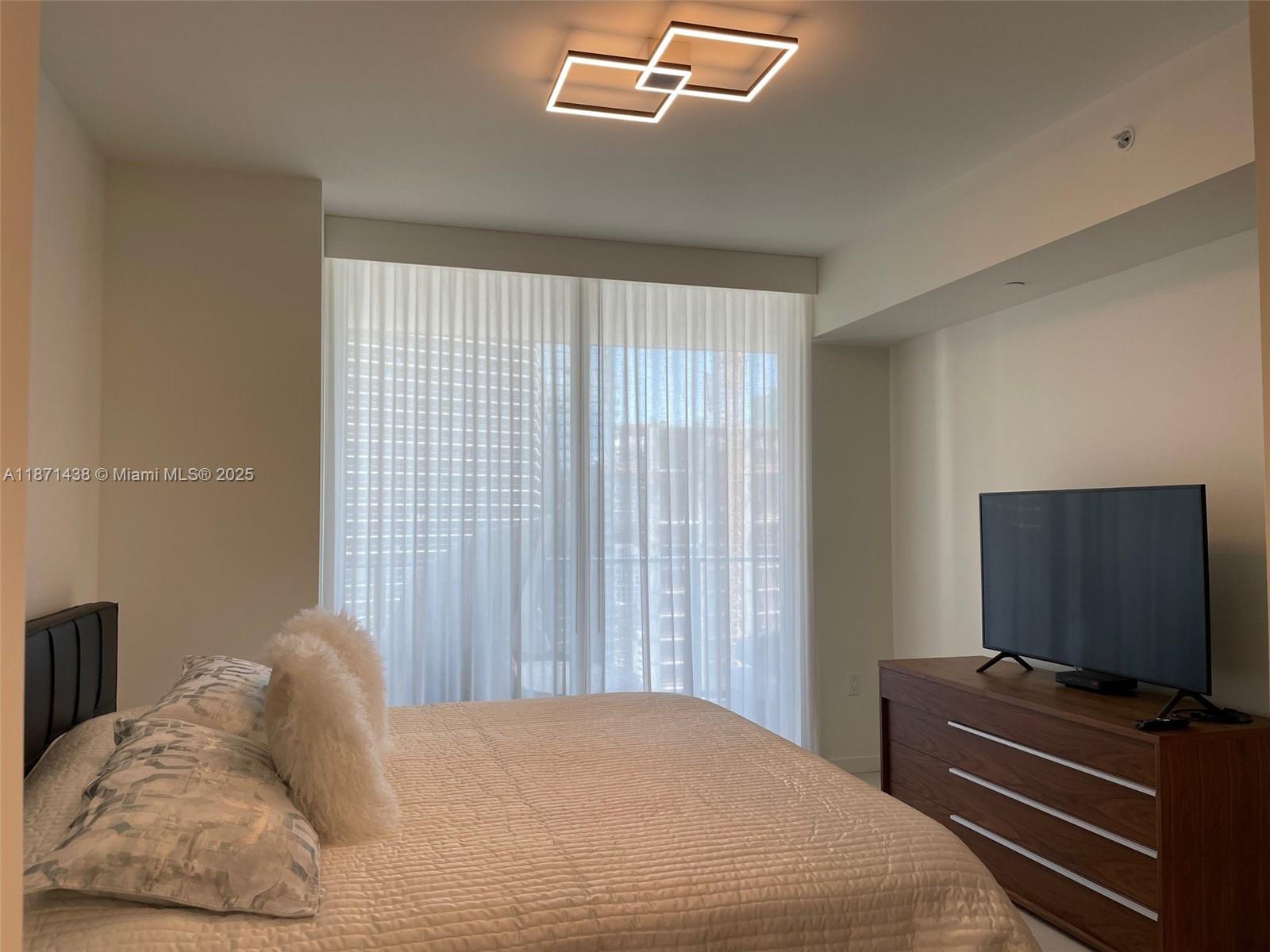 1000 Brickell Plz #3114, Miami FL 33131