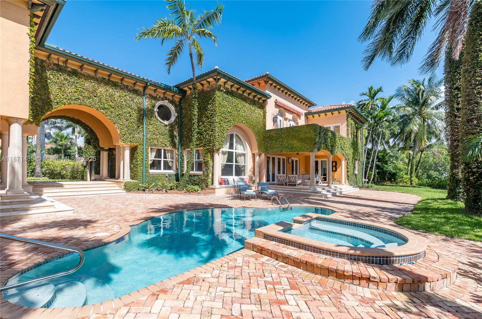 104 Paloma Dr, Coral Gables FL 33143