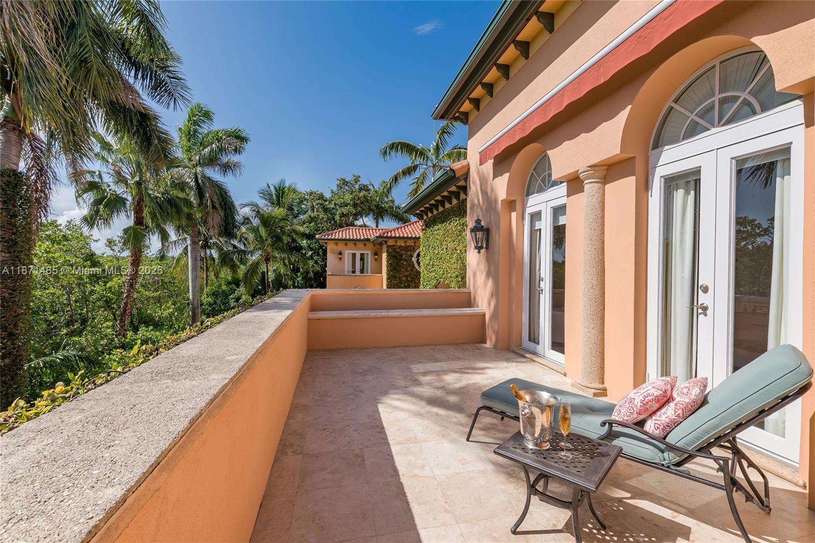 104 Paloma Dr, Coral Gables FL 33143